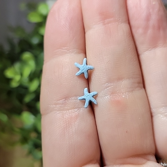 🔥LAST PAIR🔥 Starfish Ceramic Stud Earrings - Picture 1 of 6